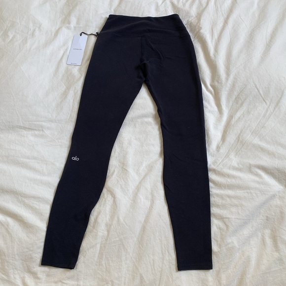 NWT Alo Yoga High Waist Micro Waffle Low Key Legging in Black Size SM - Picture 3 of 5